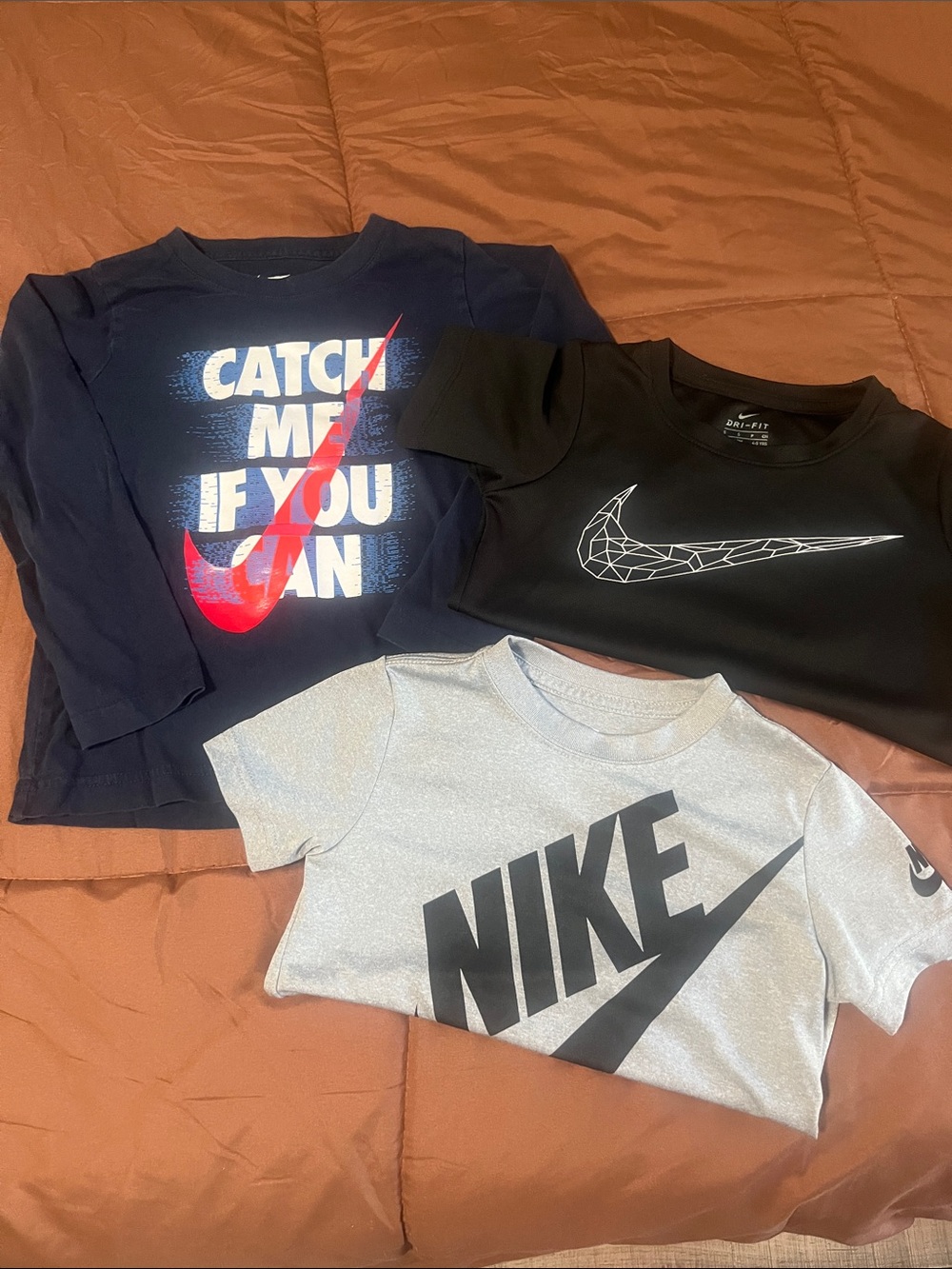 Nike Kids Short Sleeve Tees in Navy, Black & Silver - 3 Pack